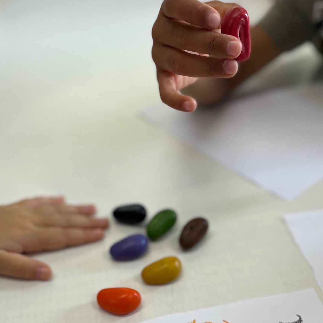 παιδιά με πετραδάκια